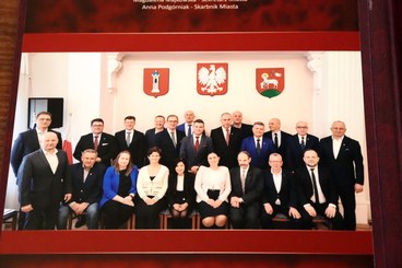 Za nami uroczysta sesja Rady Miejskiej w Wieluniu. Było wiele podziękowań za wspólną pracę na rzecz samorządu